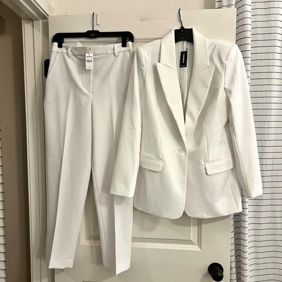 EXPRESS Women's Two Piece Pant/ Blazer Set NWT - Picture 2 of 7